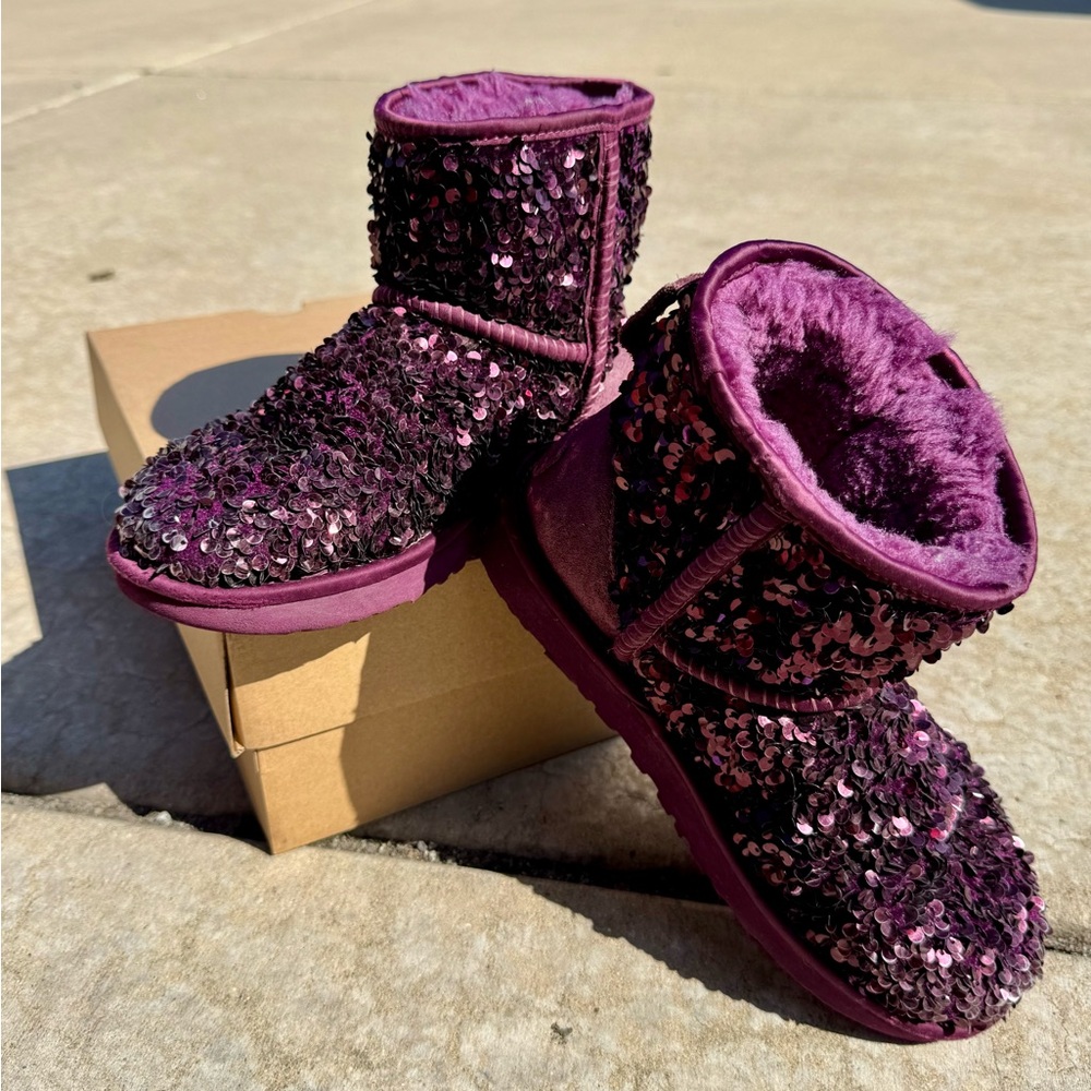 UGG Suede Cozy Sequin Booties
Pinot Noir Size 5 Girls/7 Women's